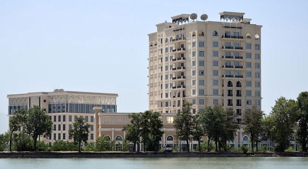 Russian officials reportedly declare 559 real estate objects in